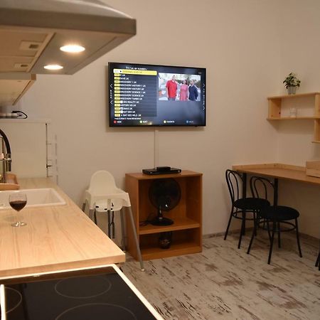 Lara Downtown Apartment Boedapest Buitenkant foto