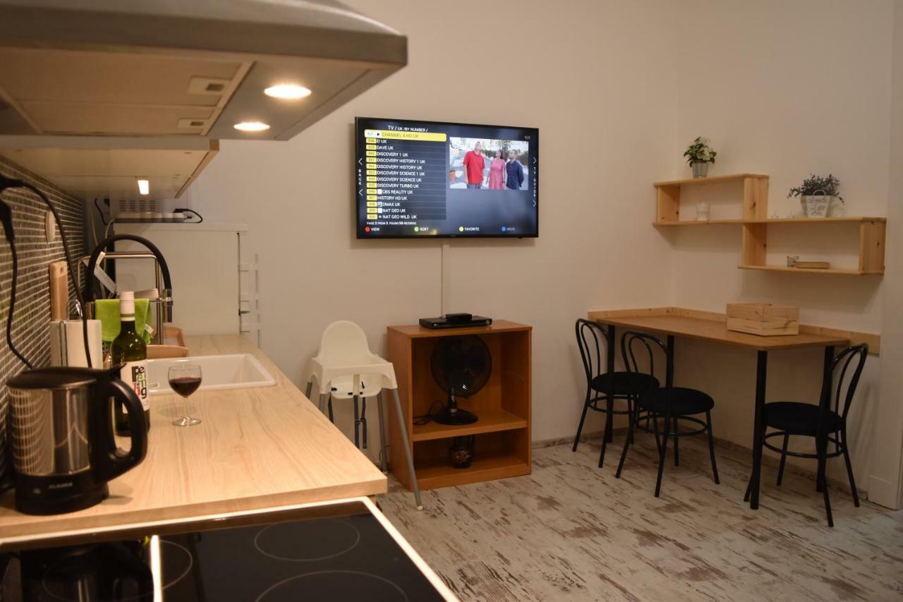 Lara Downtown Apartment Boedapest Buitenkant foto