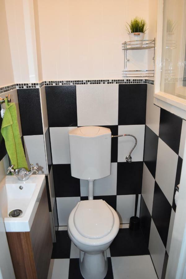 Lara Downtown Apartment Boedapest Buitenkant foto